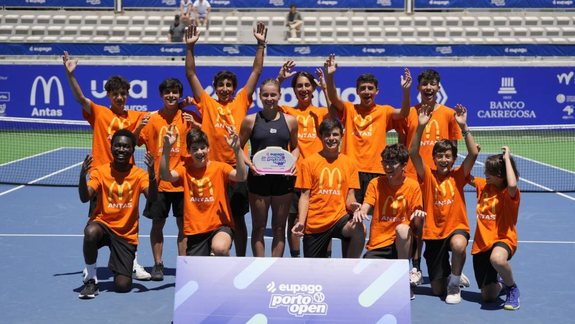 À terceira foi mesmo de vez: Maja Chwalinska conquista Eupago Porto Open
